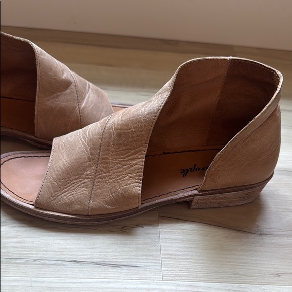 FREE PEOPLE Leather Mont Blanc Tan/Beige Wrap SANDALS/SHOE...
Sz 38 1/2 - Picture 2 of 15